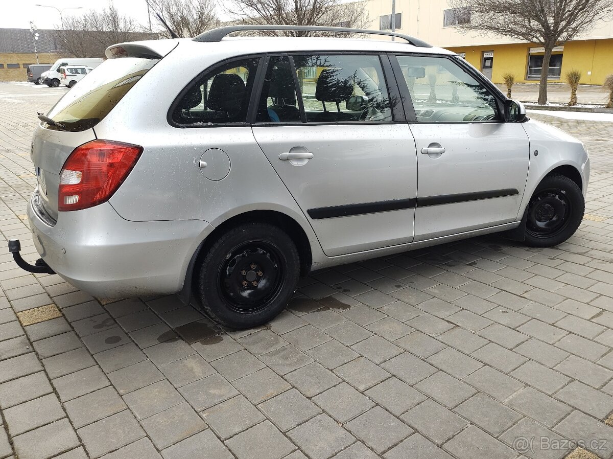 Škoda Fabia Combi 1.4TDi 4.1l/100 KLIMA,tažne,parkov.senzory - 6