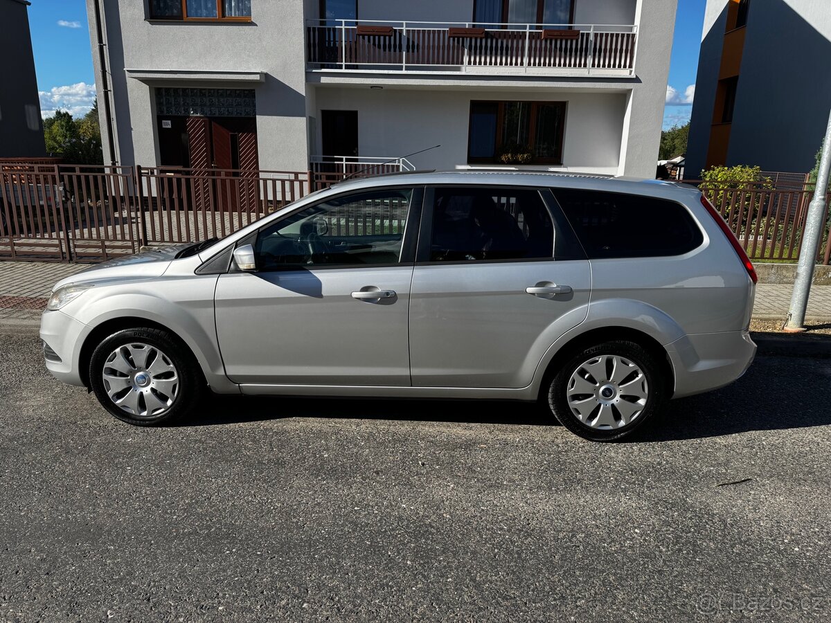 Ford Focus 2.0 TDCI 100Kw 2009 rok - 6