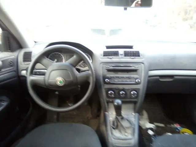 Skoda Octavia II face 2.0tdi 81kw - 6