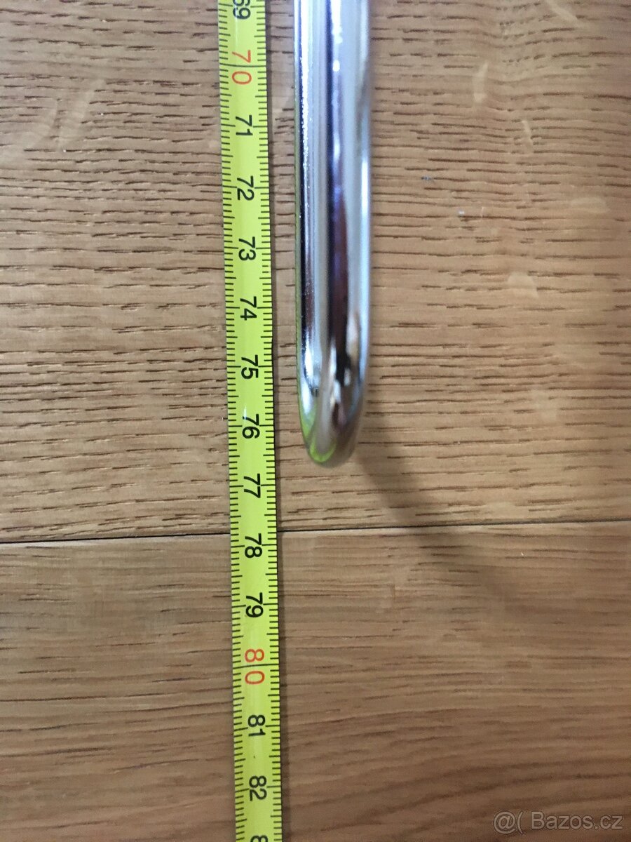 Výsuvný věšák z vestavné skříně - 6