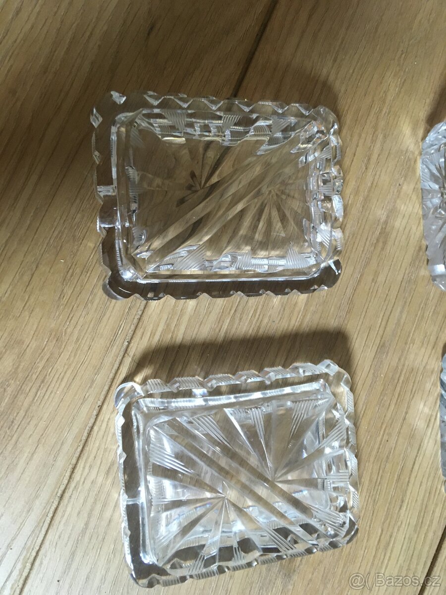 Broušená skleněná dóza malá 2x - 6