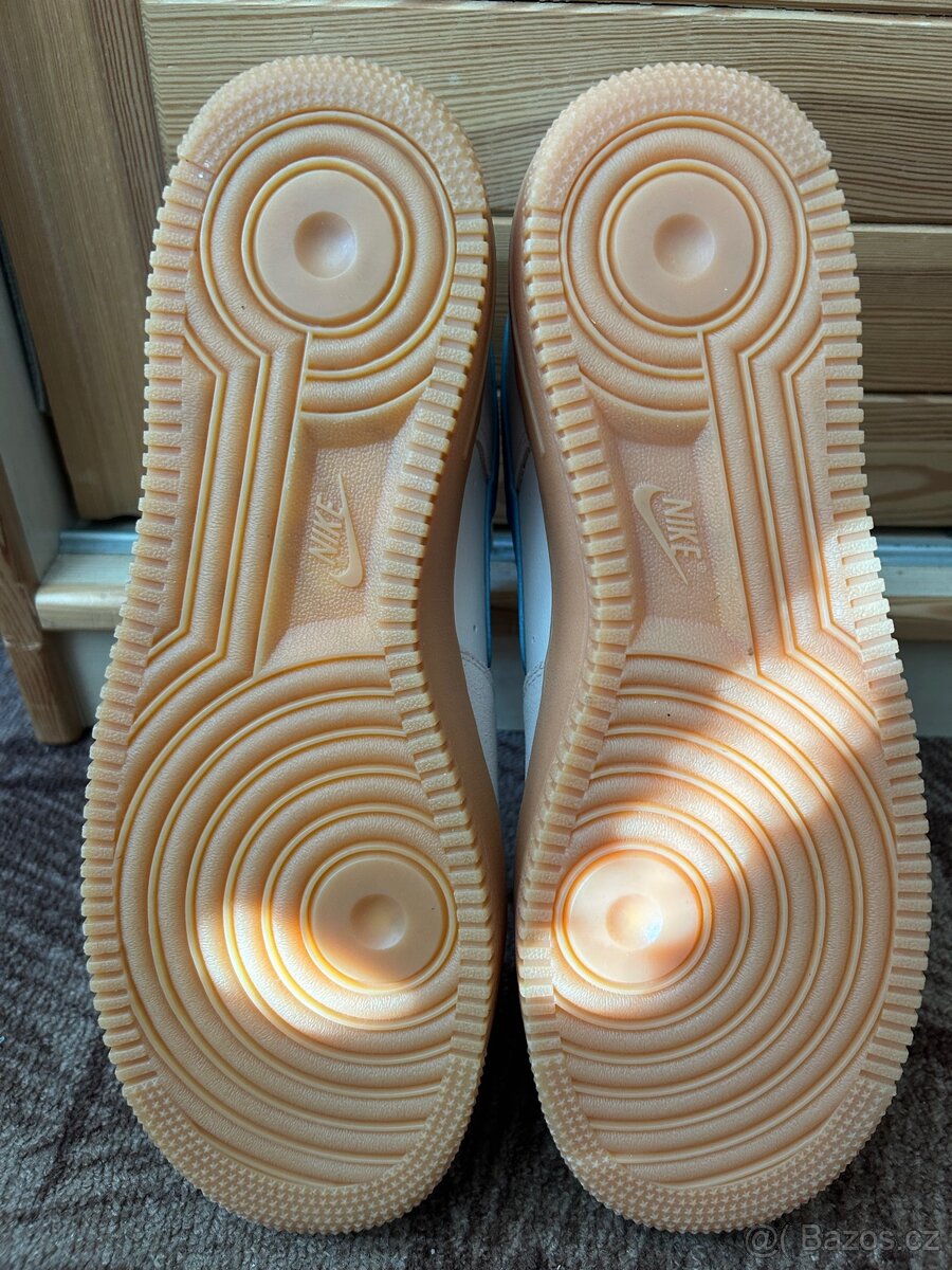 Nike Air Force 1 '07 LV8 - 6