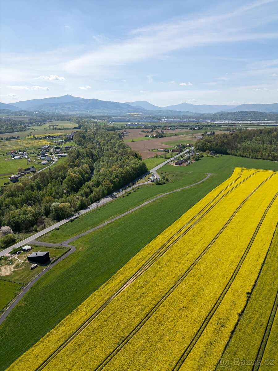 Stavební pozemek Vojkovice okres FM - 6