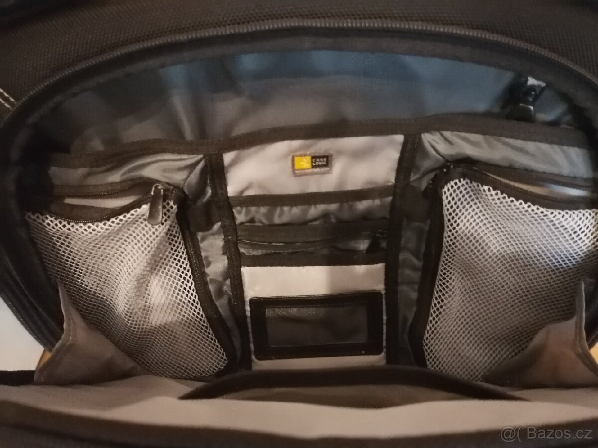 Case Logic Skořepinová brašna na notebook 17"
- 6