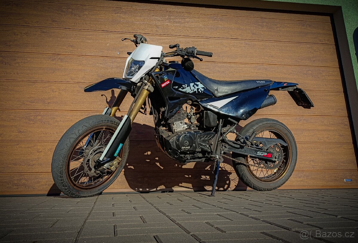 Yuki sm 125 Supermoto - 6