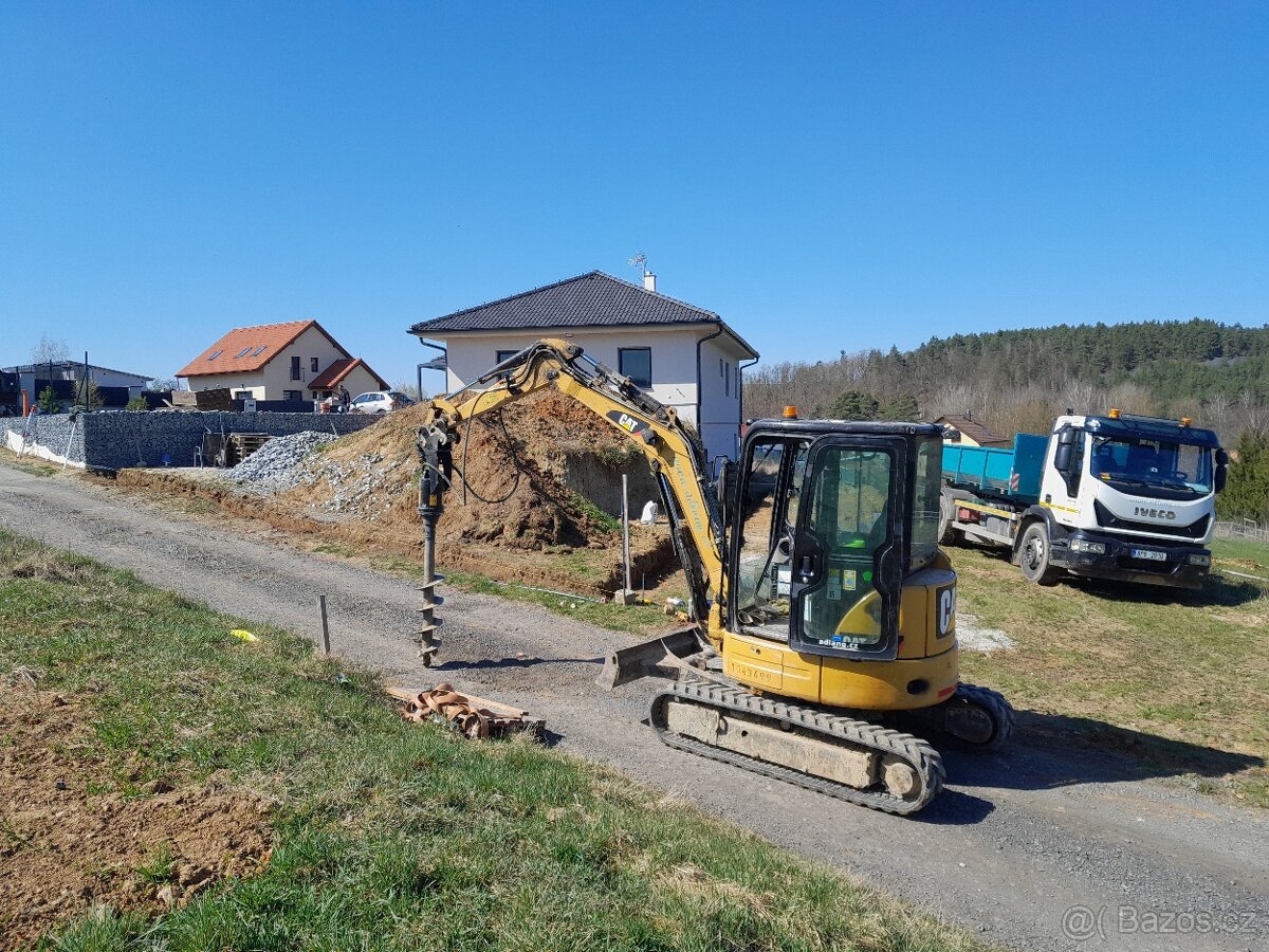 Strojník kolových a pásových rypadla JCB - 6