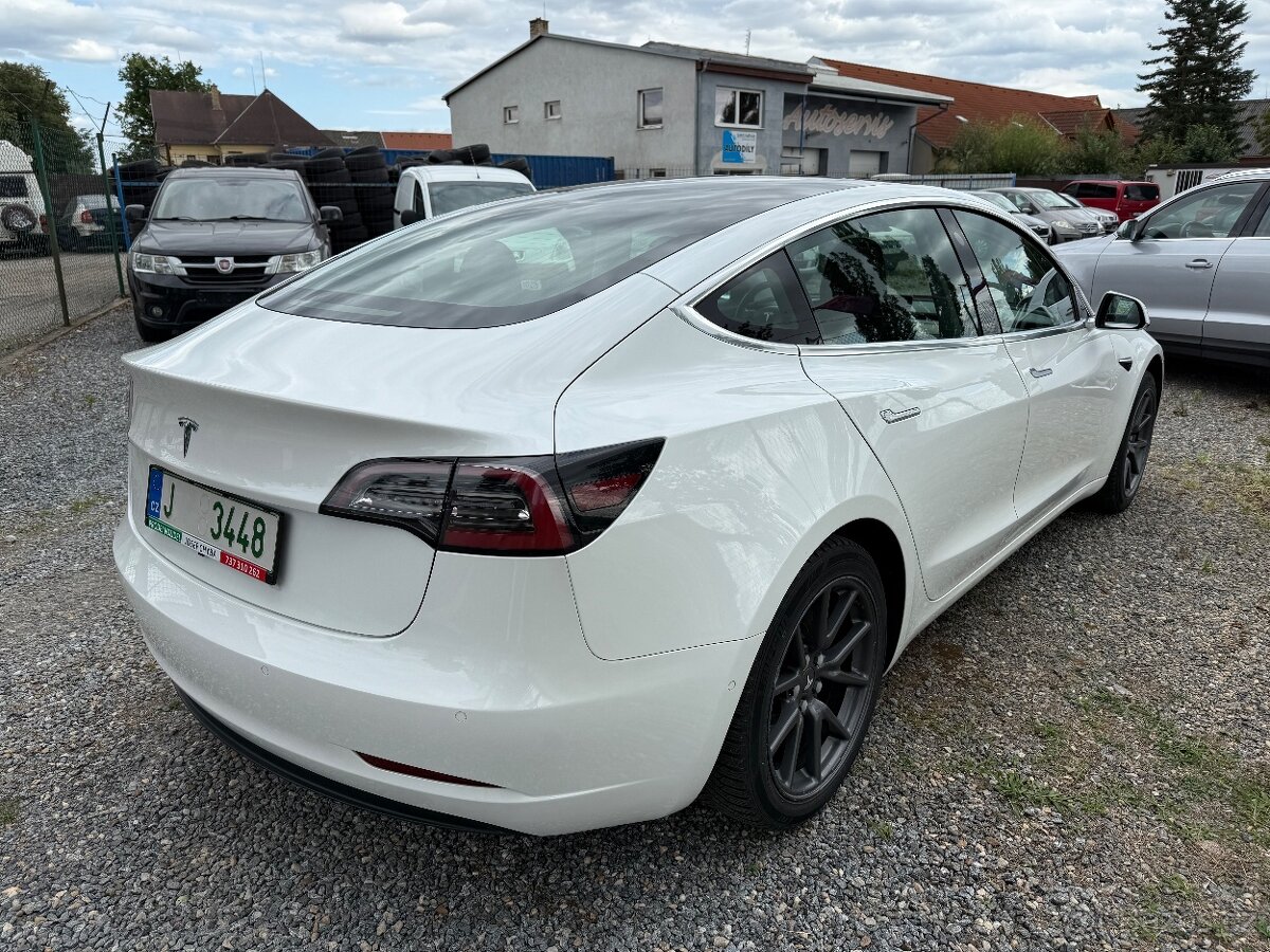 Tesla Model 3 - 6