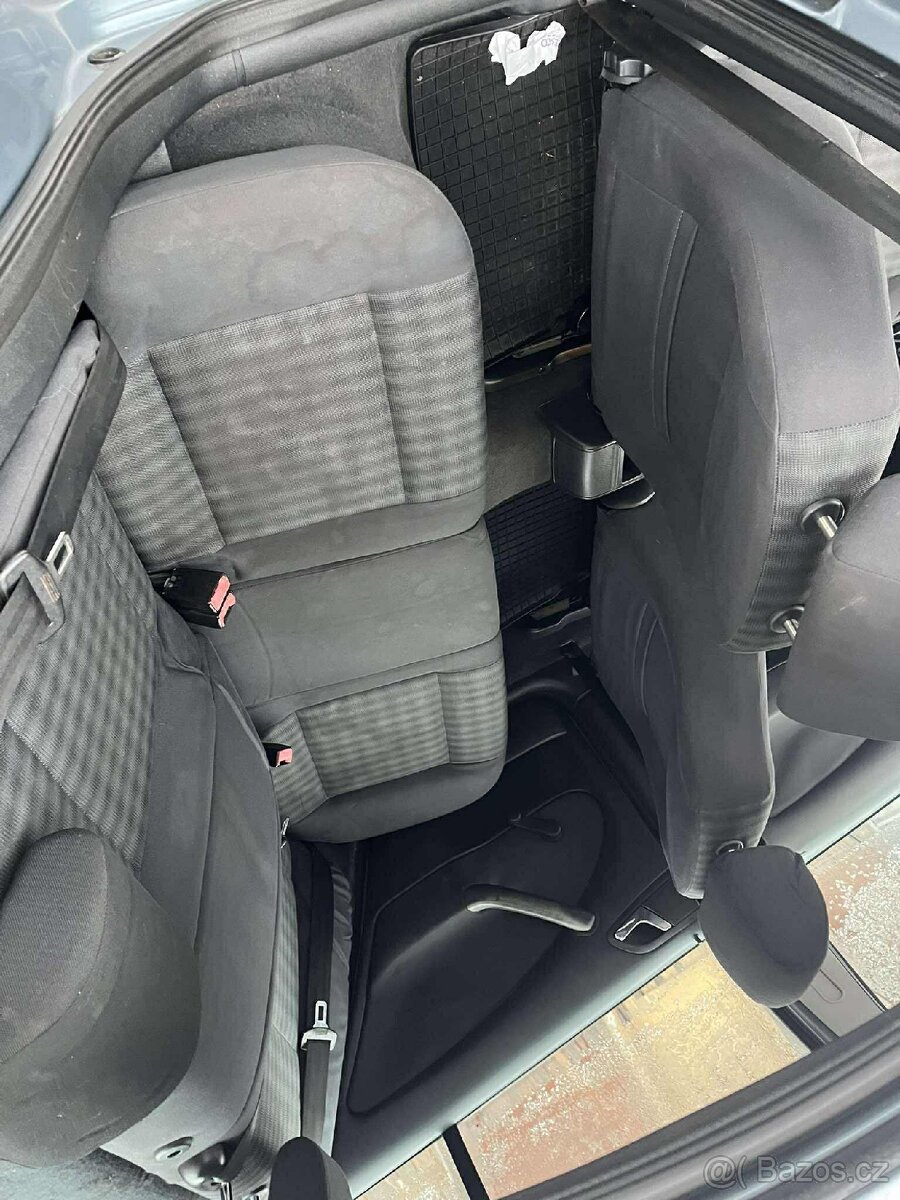 Škoda Octavia 1.6i - 6