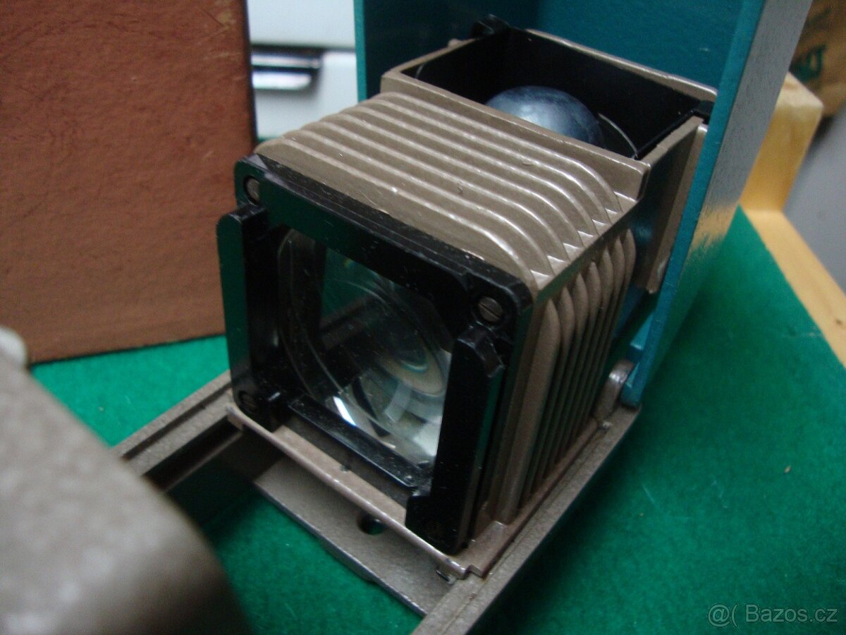 Retro diaprojektor ETJUD MADE IN USSR pěkný stav v krabičce - 6