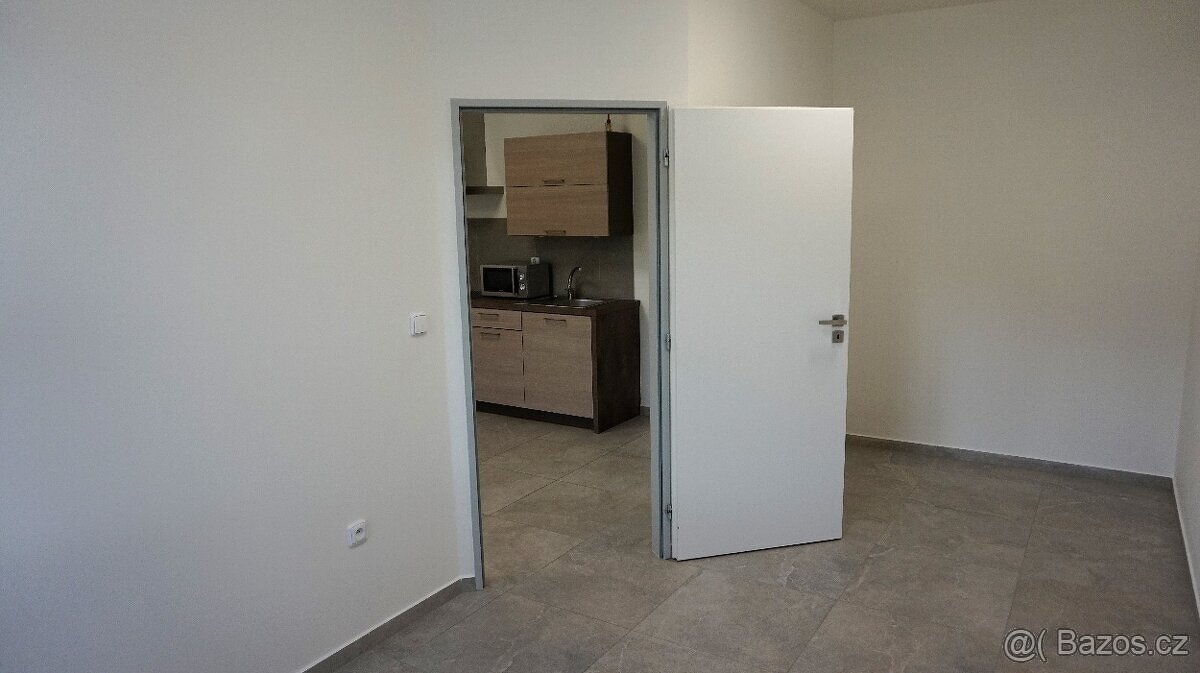 Pronájem nového krásného bytu 2+kk v Trutnově. - 6