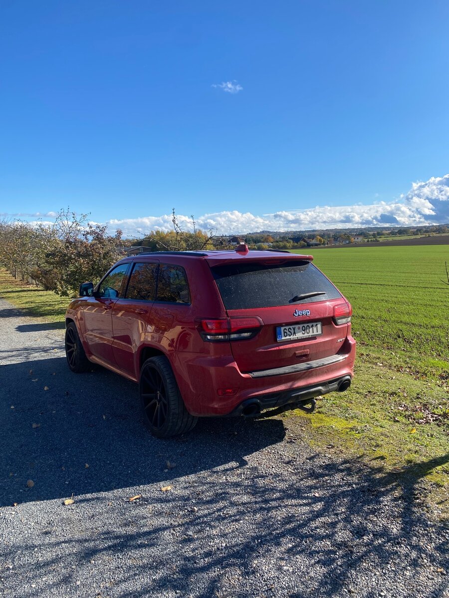 Jeep Grand Cherokee SRT - 6