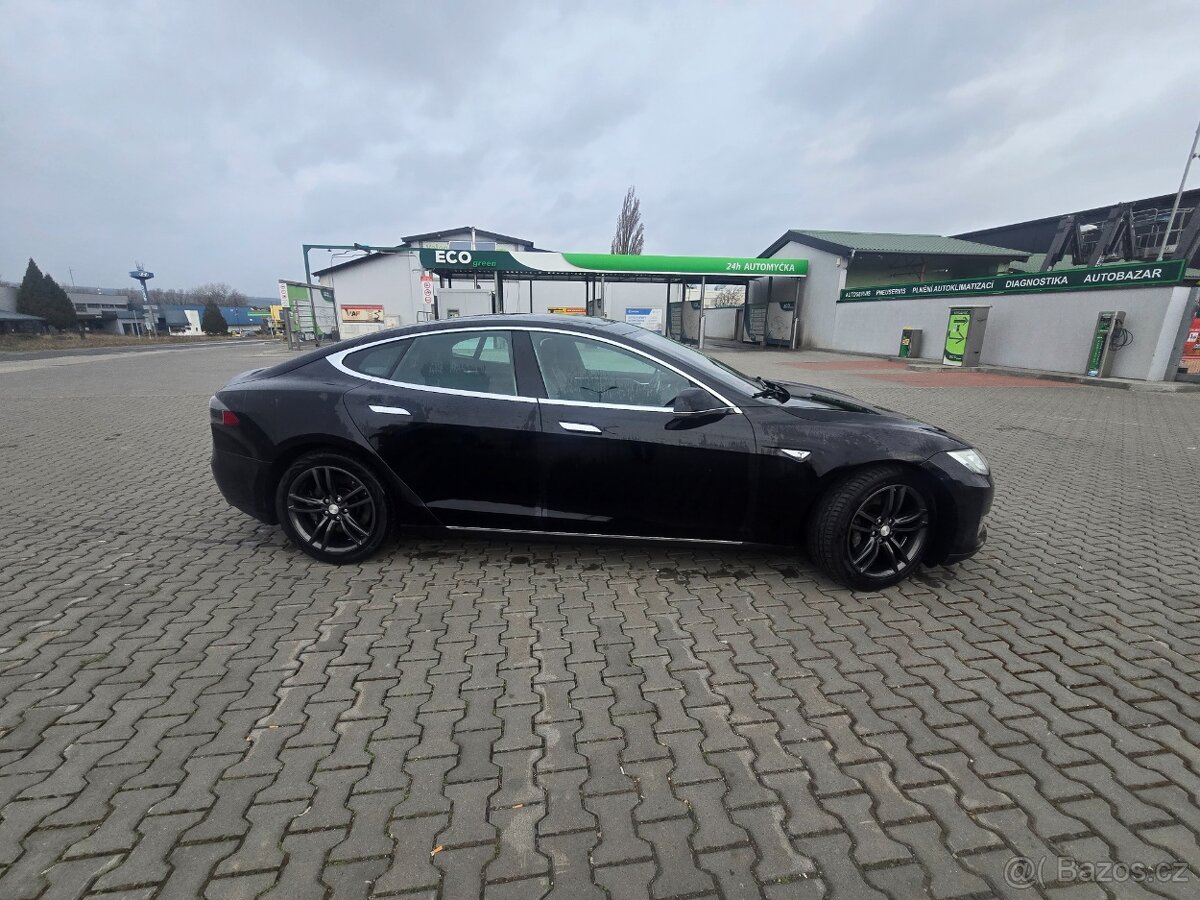 Tesla Model S 90D Free Supercharger - 6
