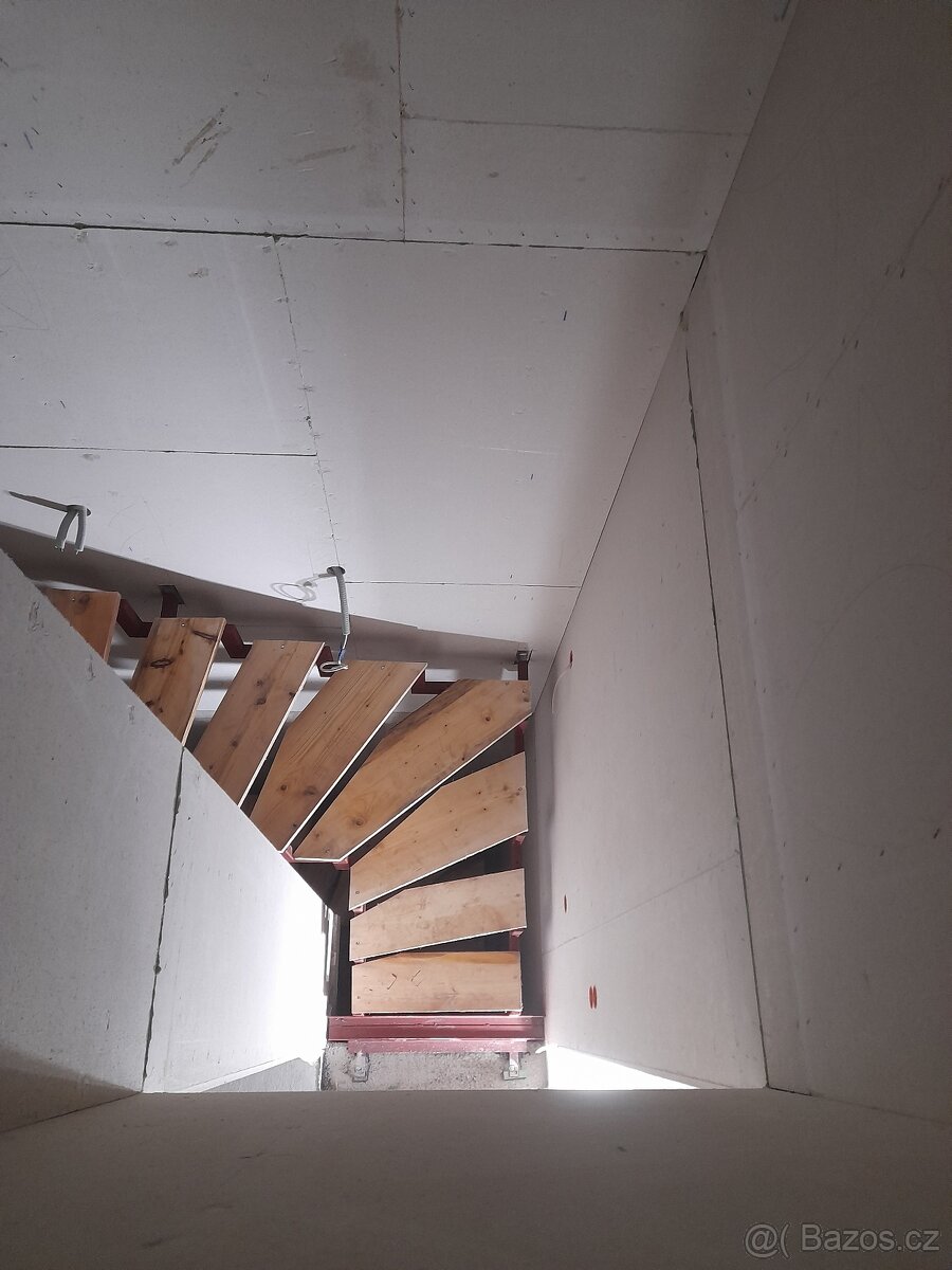 Schody ocelové točité levé 308 cm - 6