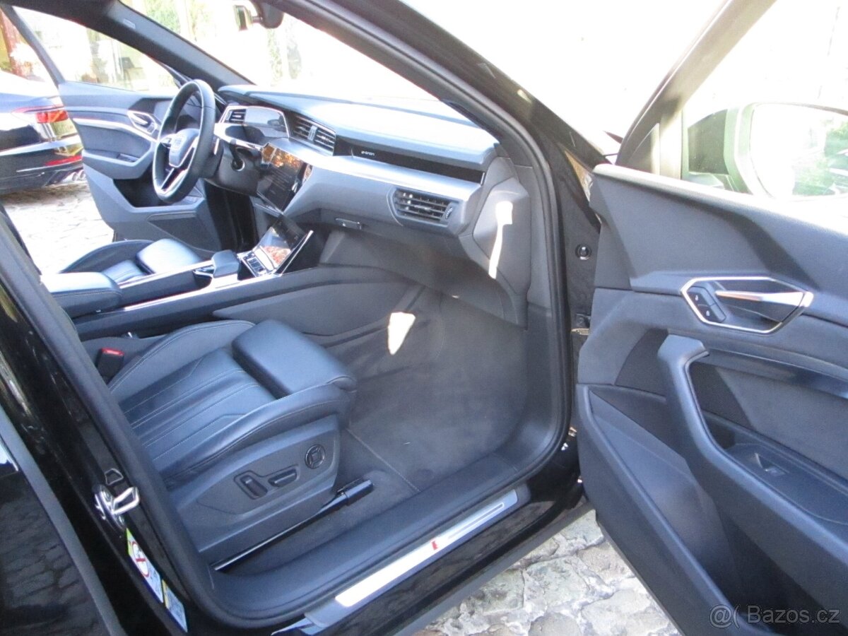 Audi Q8 E-Tron 50 Sline - 6