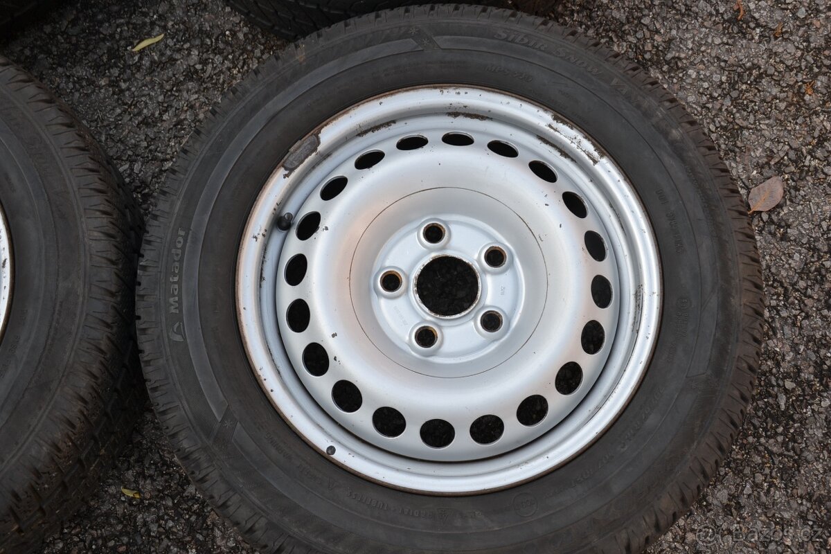 VW T5,T6 (6.1) - Sada pěkných zimních kol 205/65R16C zánovní - 6