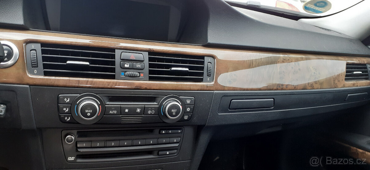 BMW e90 / e91 - Interierový dekor ve světlém dřevě - 6