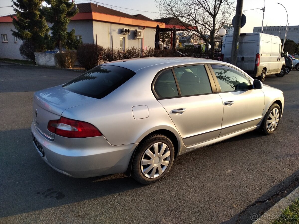 Škoda Superb 1.6 TDi-77kw - 6