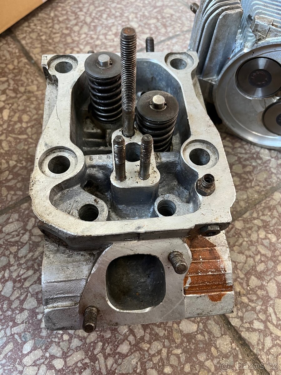 Nové hlavy Tatra 148 - 6