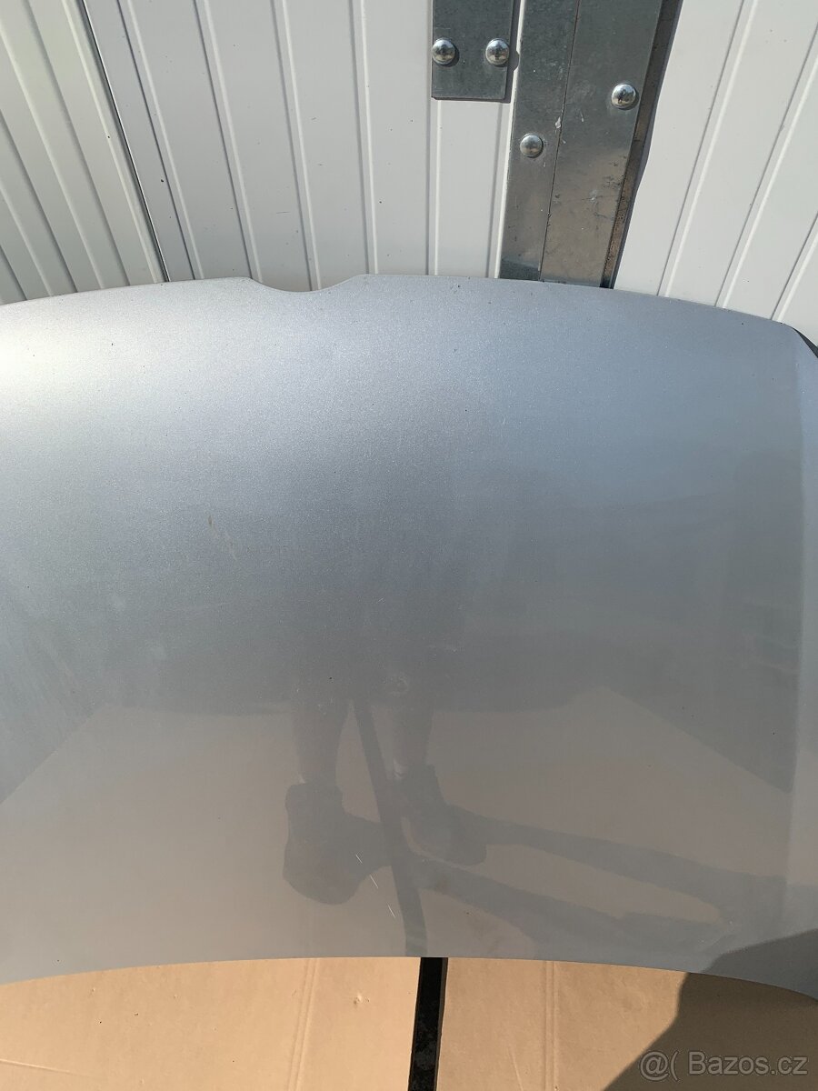 vw golf V 5 kapota stribrna haubna jetta - 6