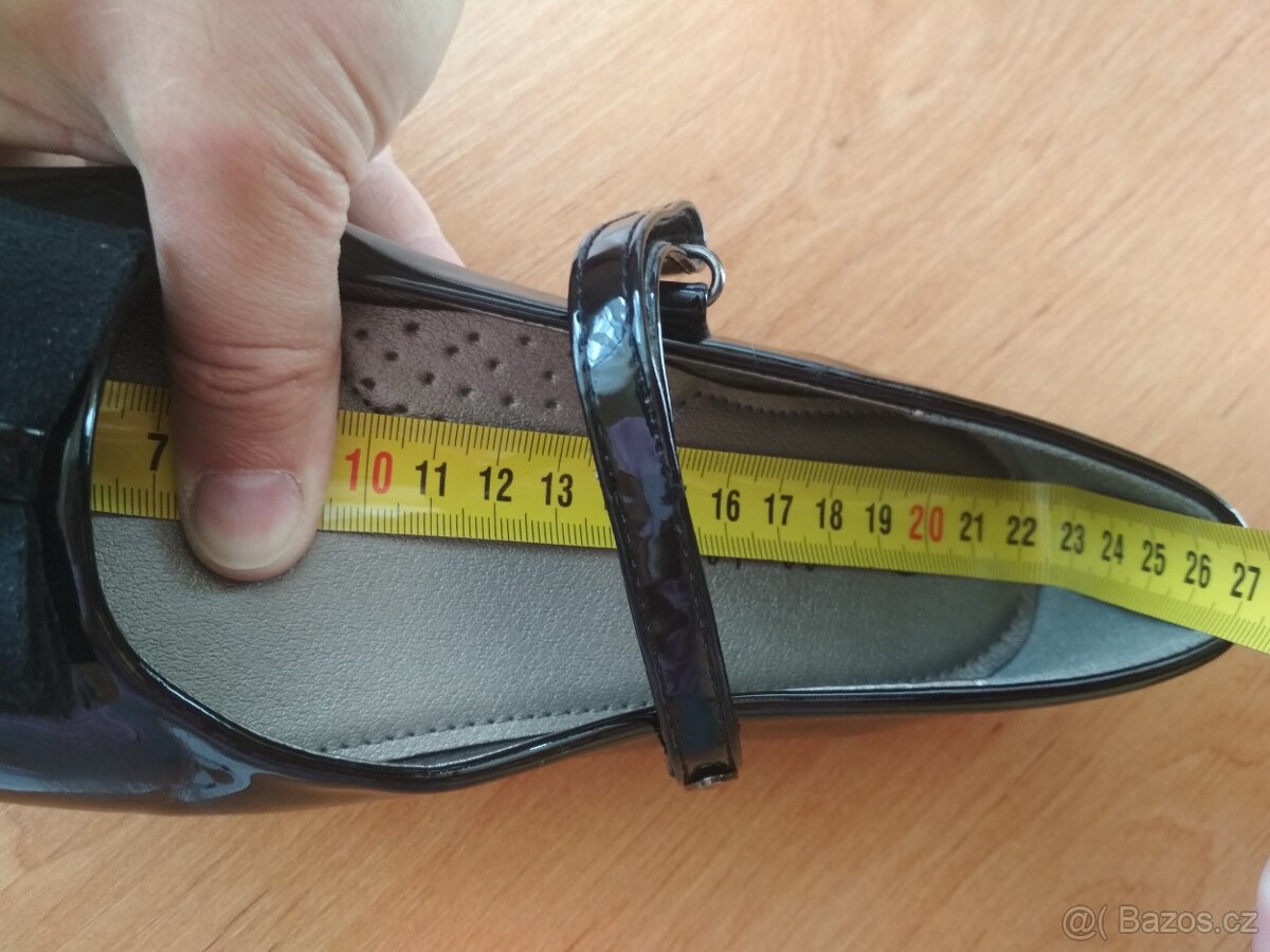 Dívčí lakované střevíce, vel.35 - 6