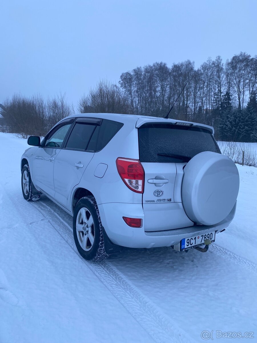 Toyota RAV4 2.0i - 6