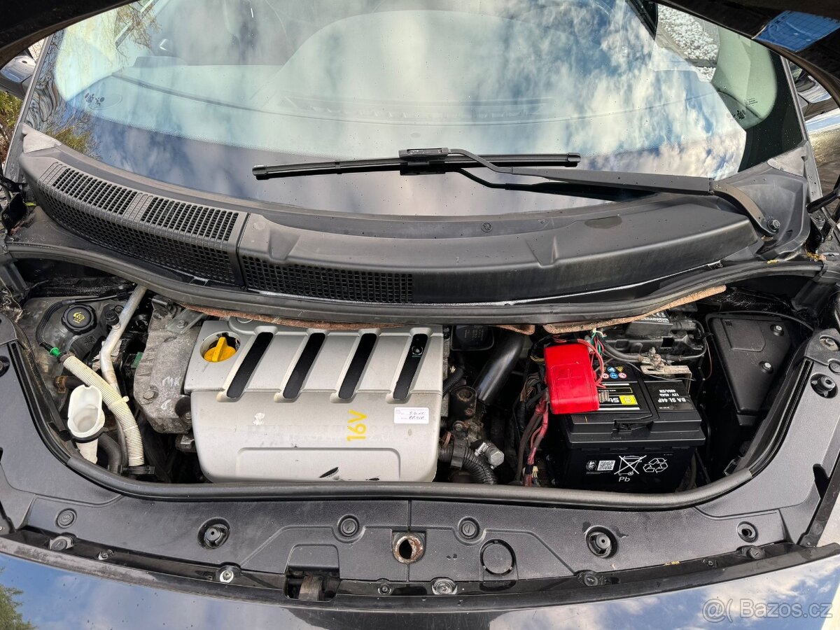 Renault Scénic 2.0 - 6