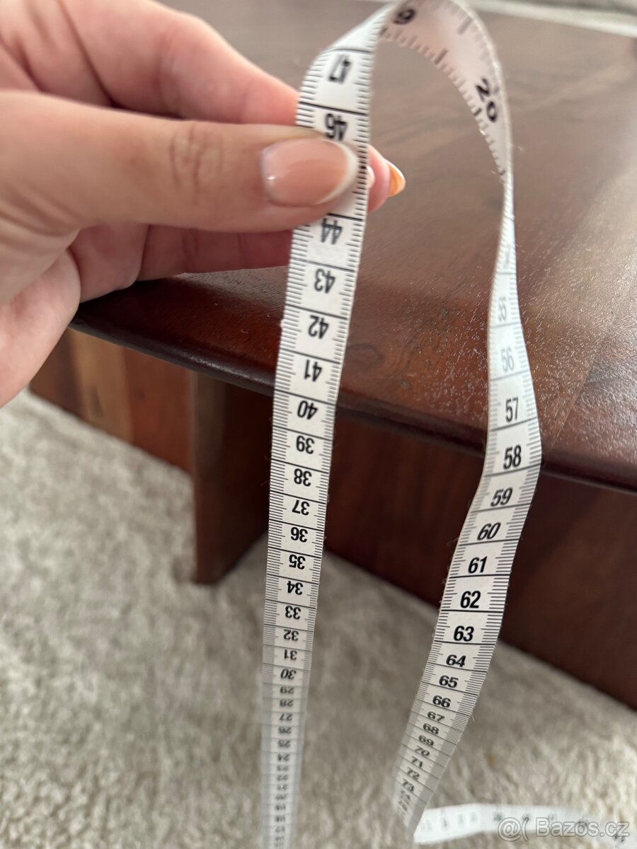 Konferenční stůl z akácie - 6