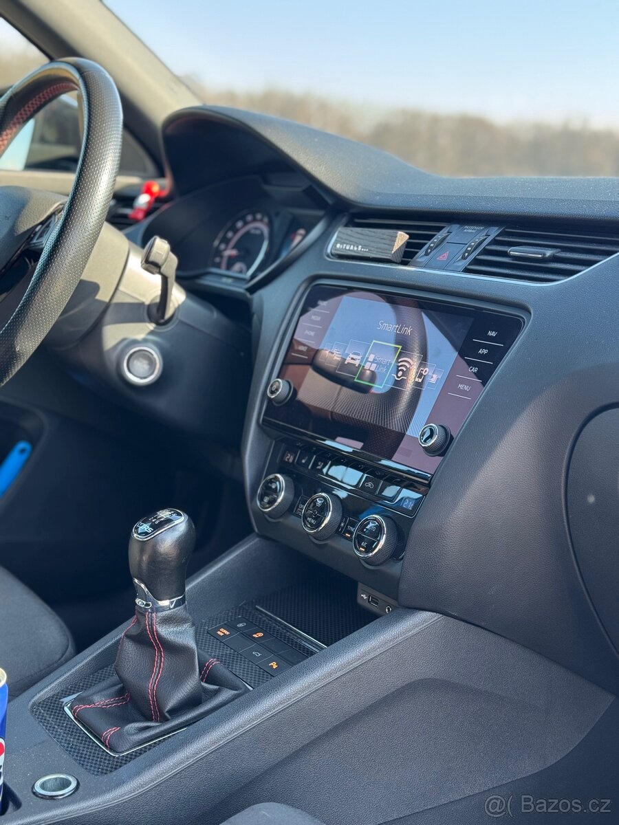 ŠKODA OCTAVIA 3 RS - 135KW - 6