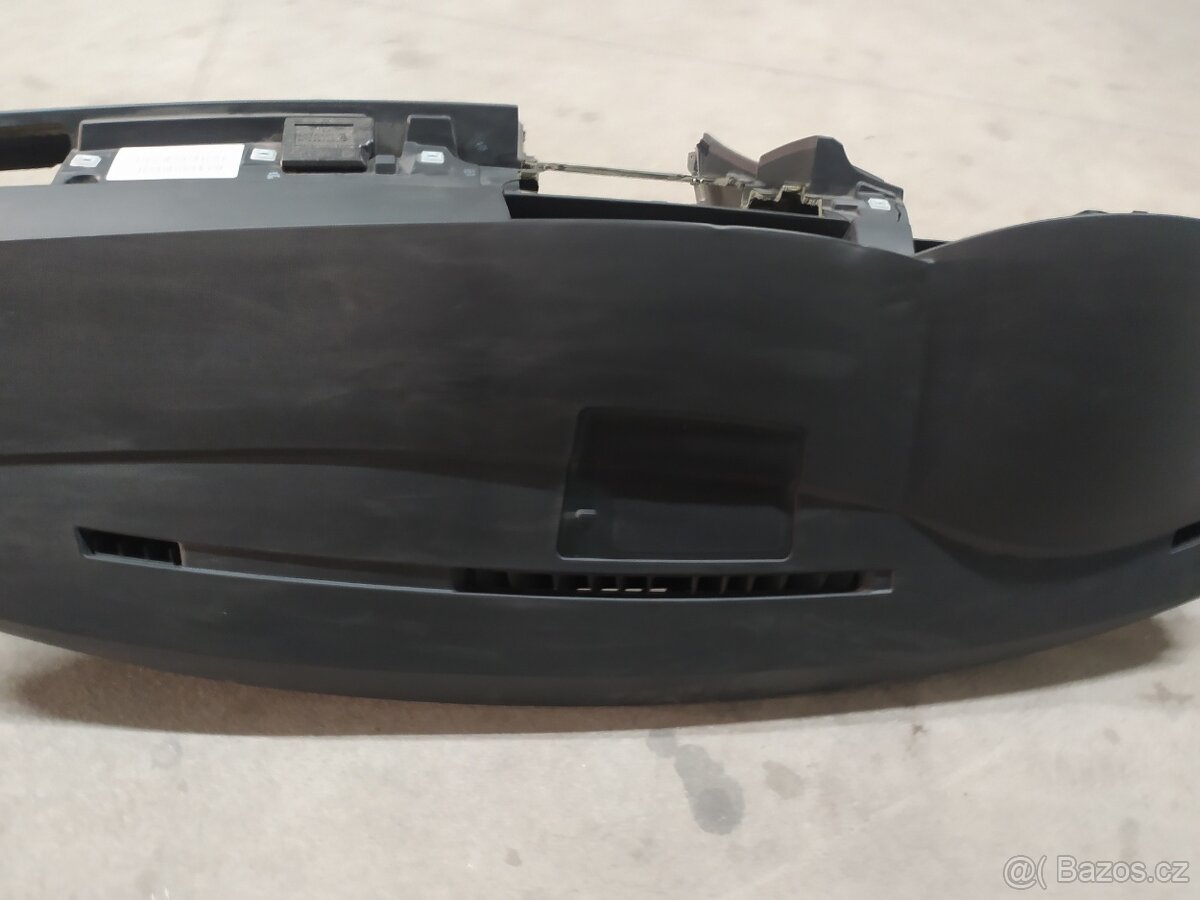 BMW E60/E61 palubní deska z 535d 200kw - 6