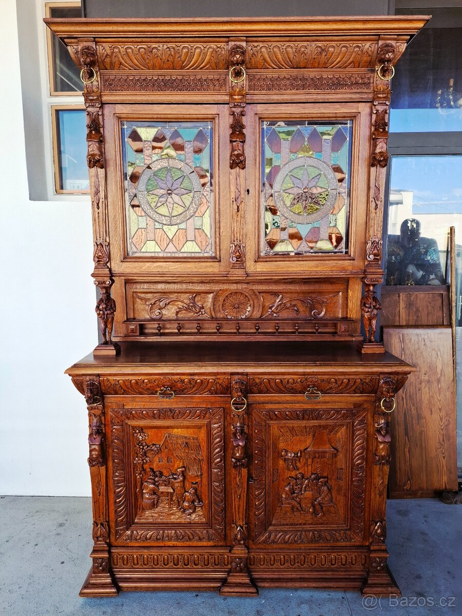 Starožitný vyřezávaný příborník s vitráží - 6