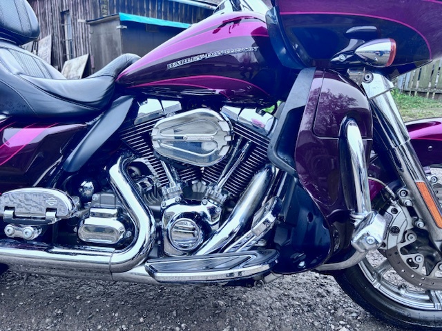 Harley-Davidson Road Glide Ultra CVO (2016) - 6