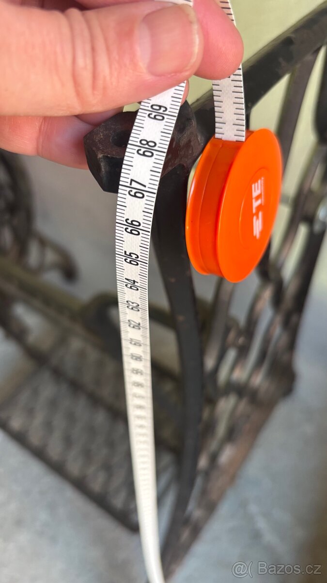 Stolek ze šicího stroje Singer - 6