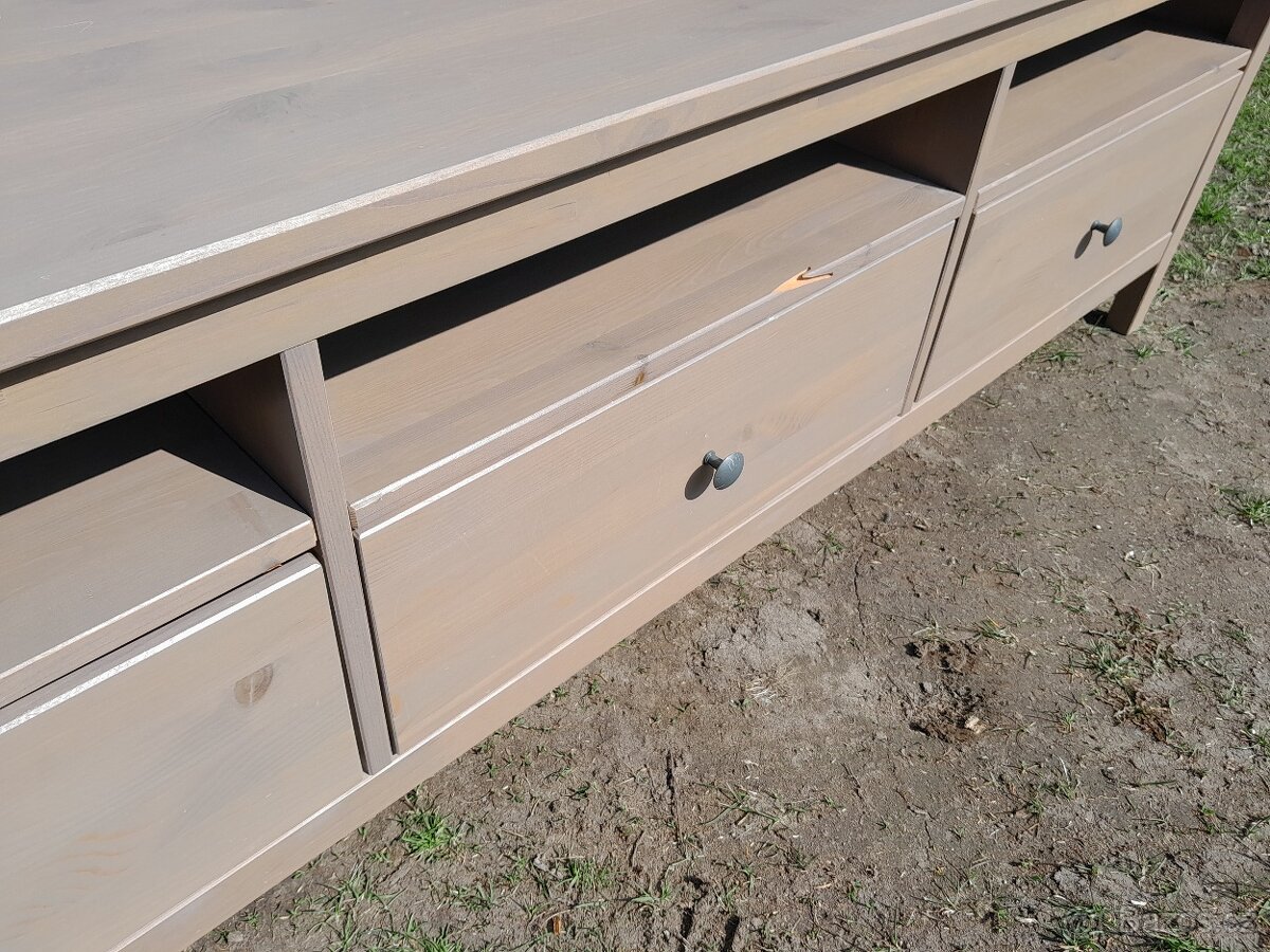 Ikea TVstolek Hemnes - 6