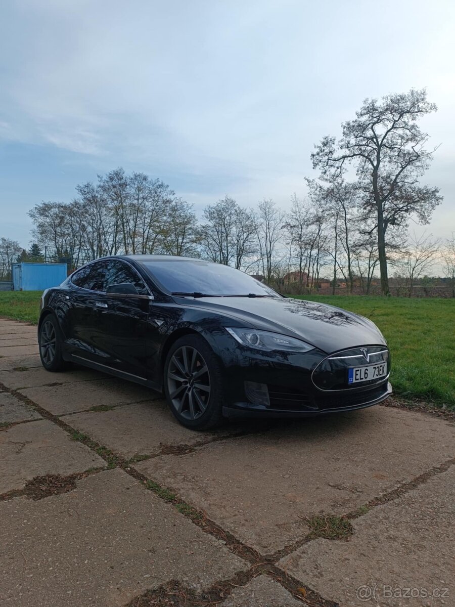 Tesla model S - 6