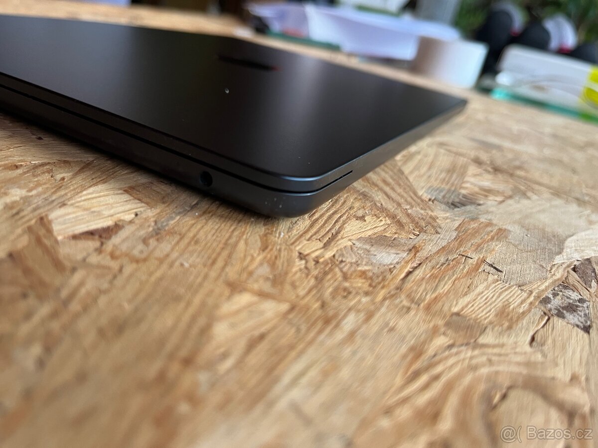 Apple MacBook Air 2022, krásný stav, M2 - 6