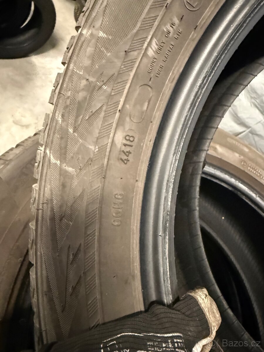 prodám zimní 235/55/18 Continental a Nokian - 6