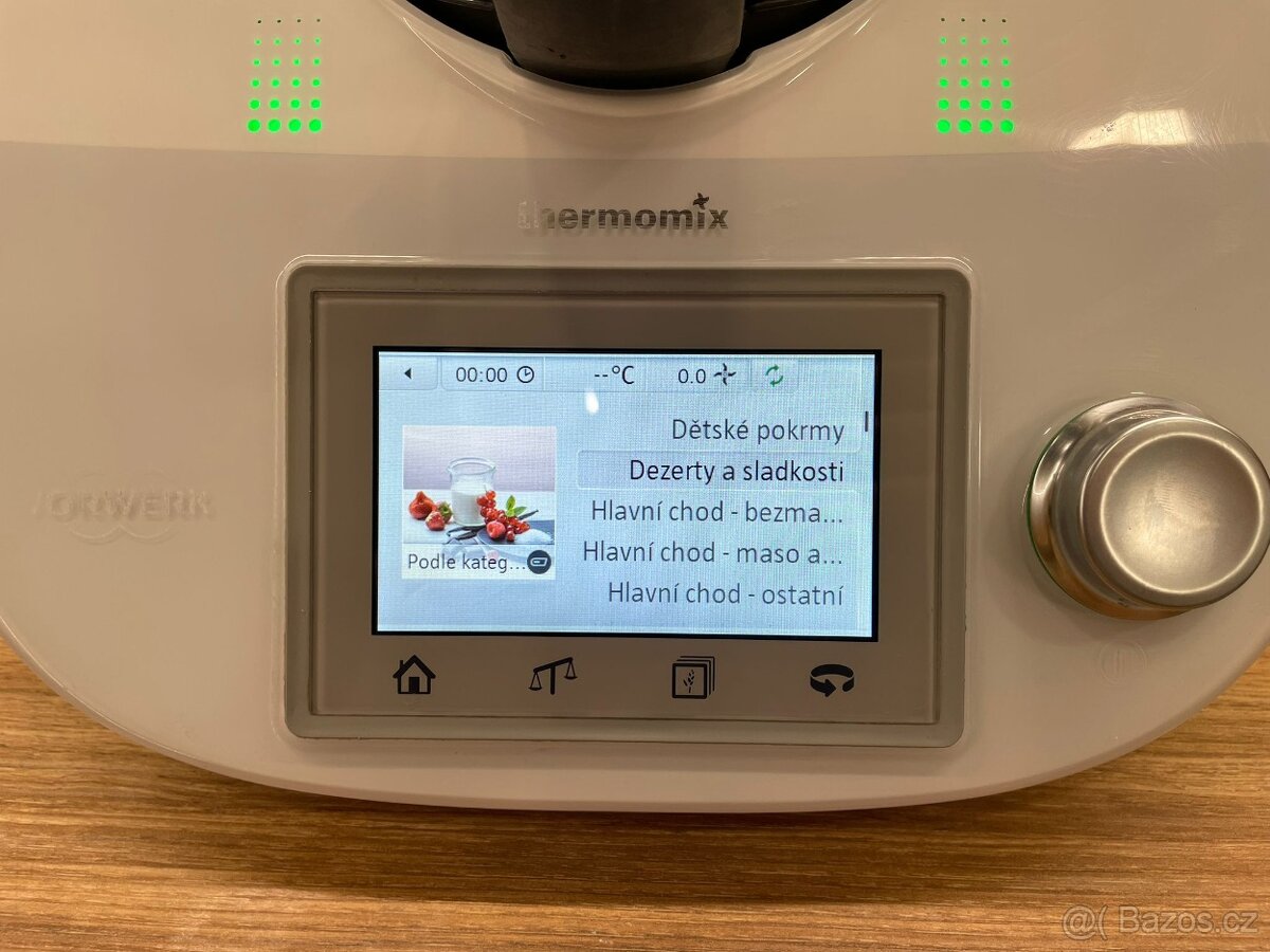 Vorwerk Thermomix TM5 + příslušenství - 6