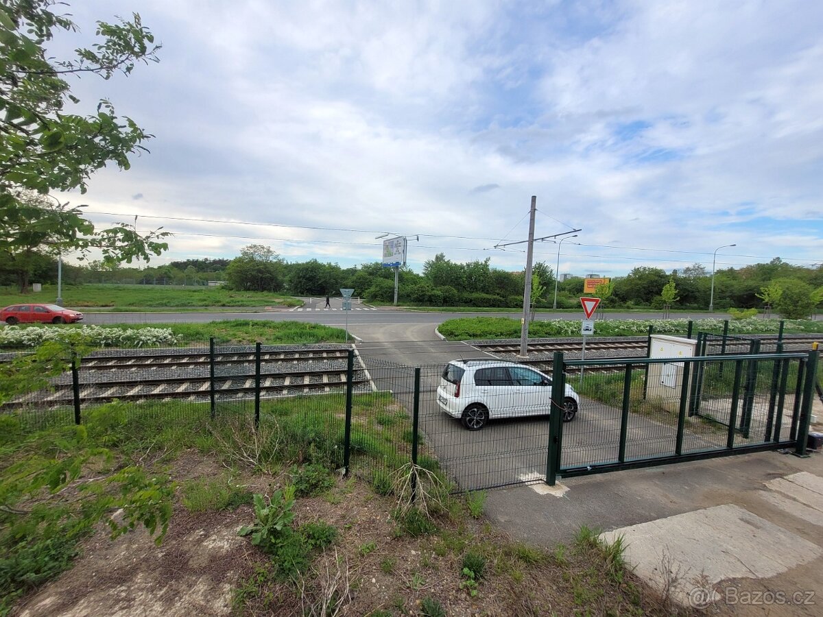 Pronájem pozemku v Praze 12 Modřany na sport/rekreaci - 6