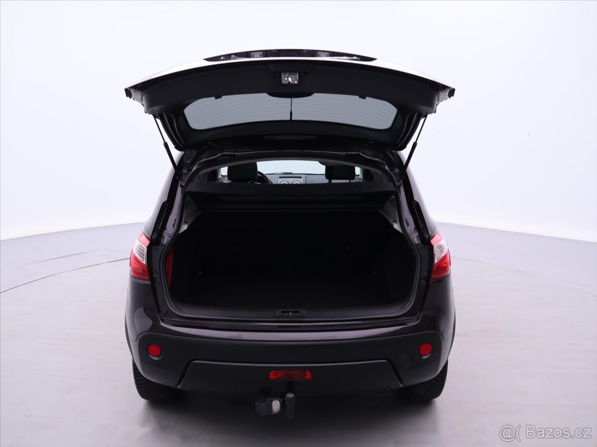 Nissan Qashqai 2,0 i 104kW Aut. Tekna Webasto (2012) - 6