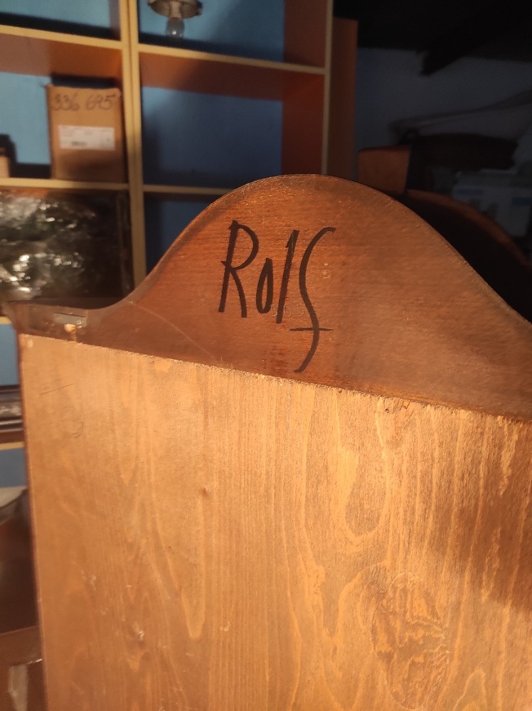 Starožitná skříňka - 6