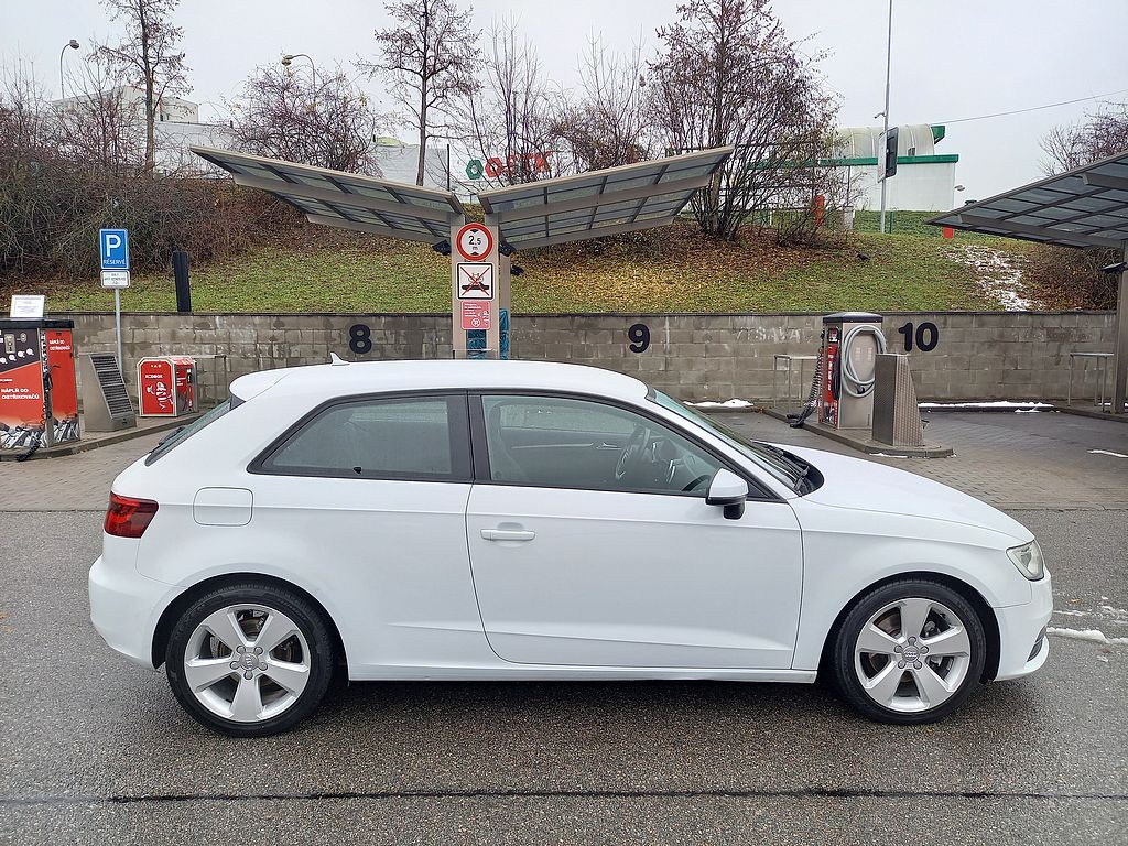 Audi A3, 1,6Tdi digiklima+navi+alu.kola - 6