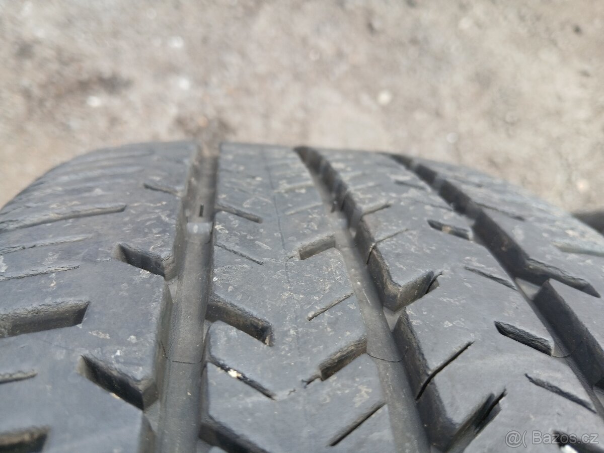 Prodám sadu kol Ford 215/65R15C ZÁTĚŽOVÉ - 6