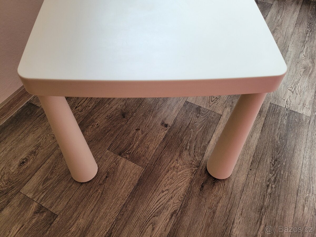 Ikea dětský set - stůl a 2 růžové židle - 6