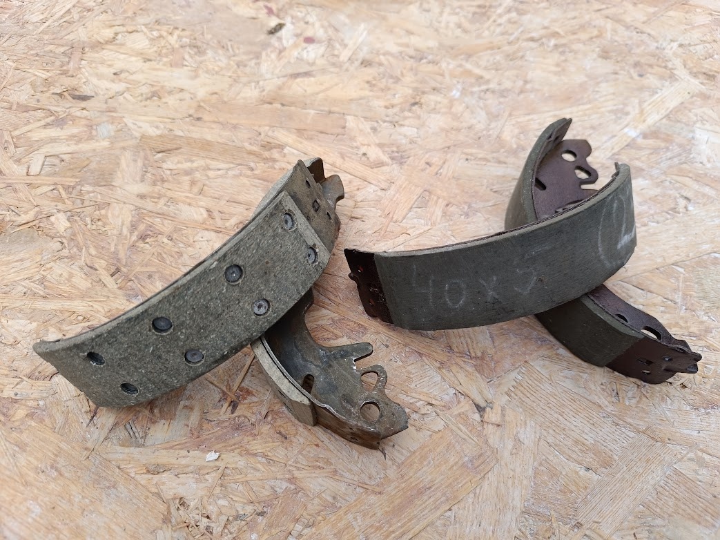 Dácia 1310 brz.buben, čelisti - 6