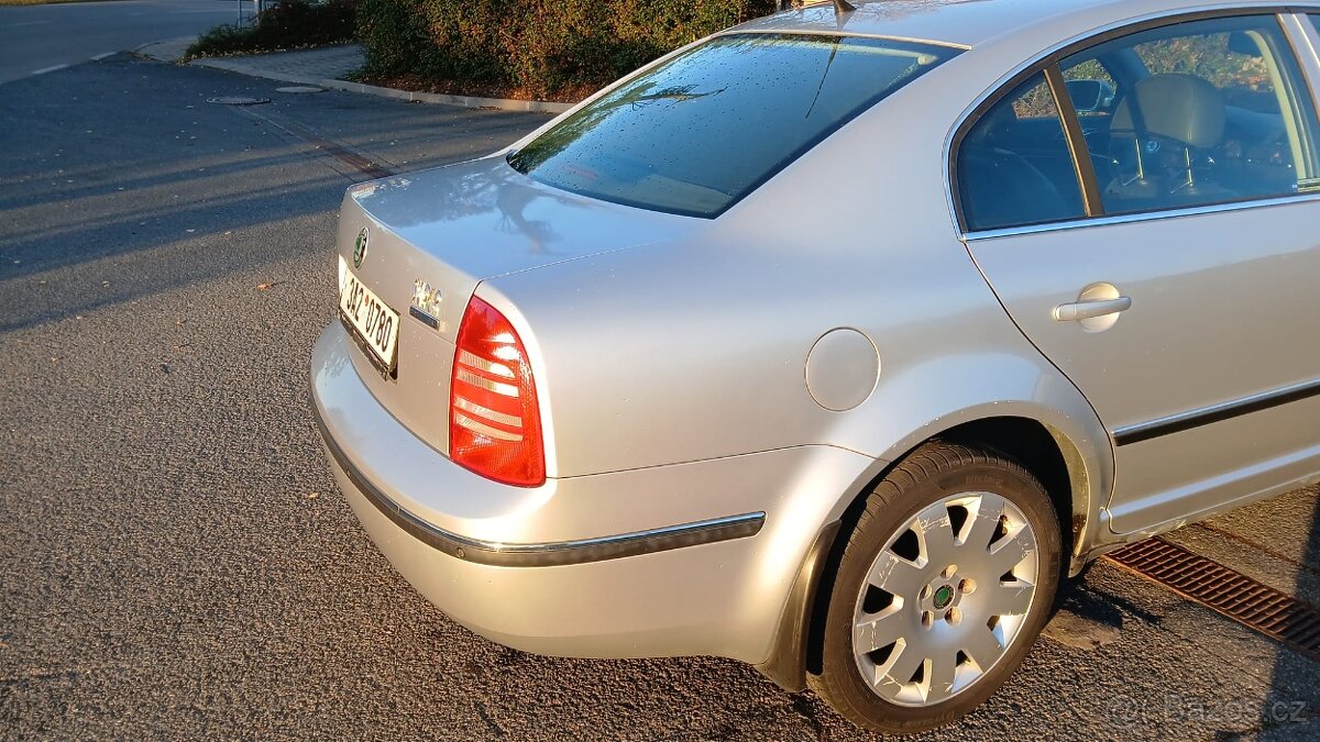 Škoda Superb V6 2.8 190 koní MANUÁL, ex vládní bez koroze - 6