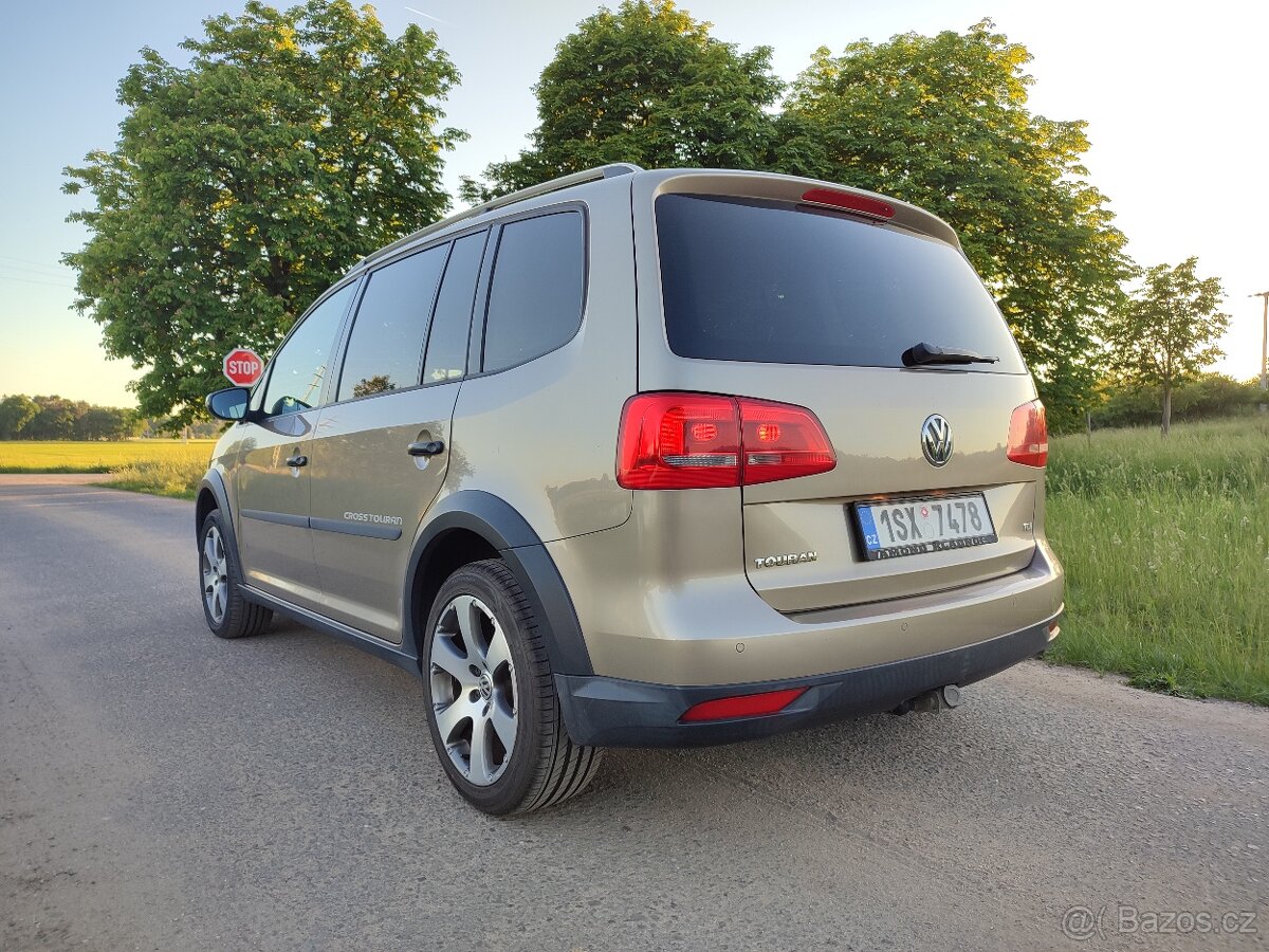 VW Touran Cross - 6
