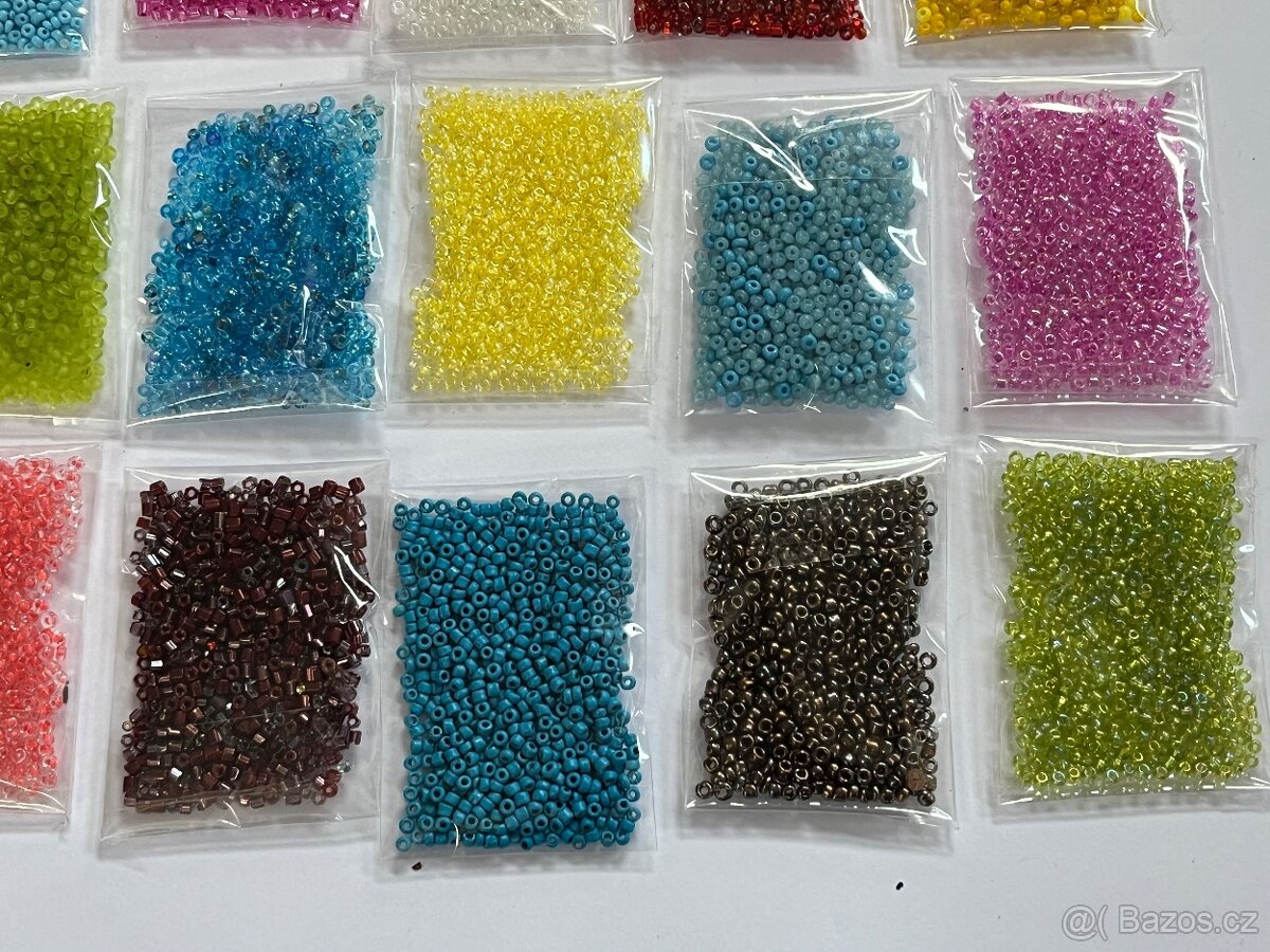 Dekorace - korálky - kulaté - různé barvy - 6