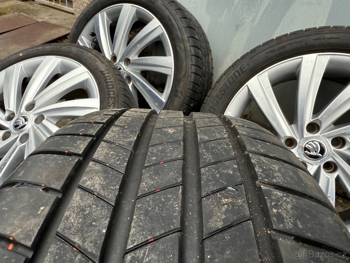 5x112 r18 Škoda Superb - 6