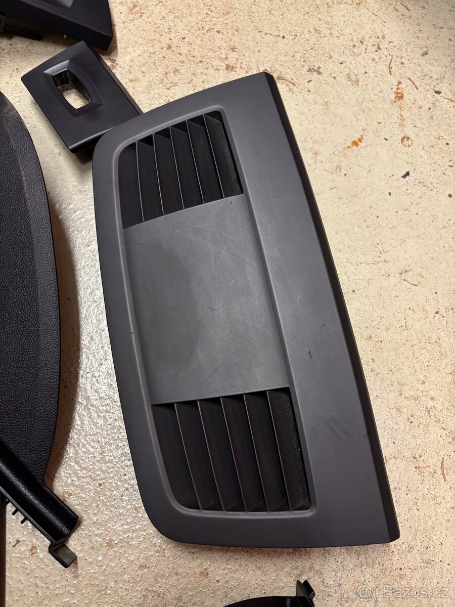 dily interieru bmw e90 - 6