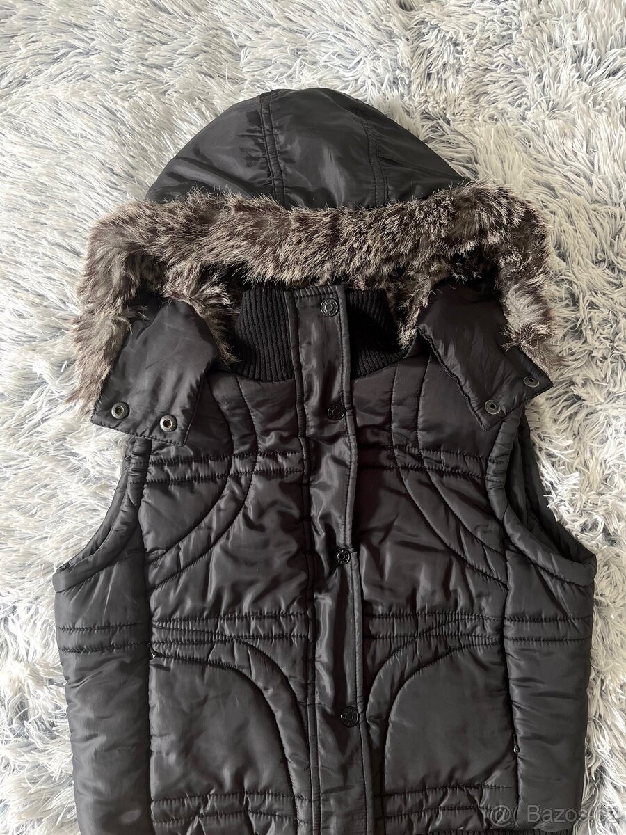 Vesta s kožešinou Oasis vel. M - 6